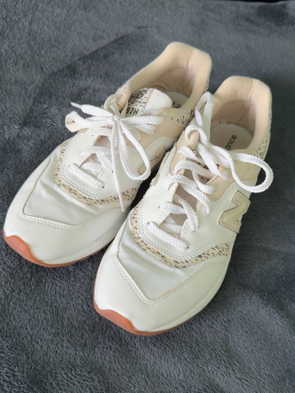 New Balance 997H Women’s Cream Animal Print Sneakers – Like New size 9.5